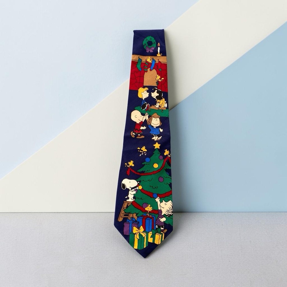 Vintage Peanuts Charlie Brown Snoopy Necktie Navy Holiday Tree Woodstock Retro